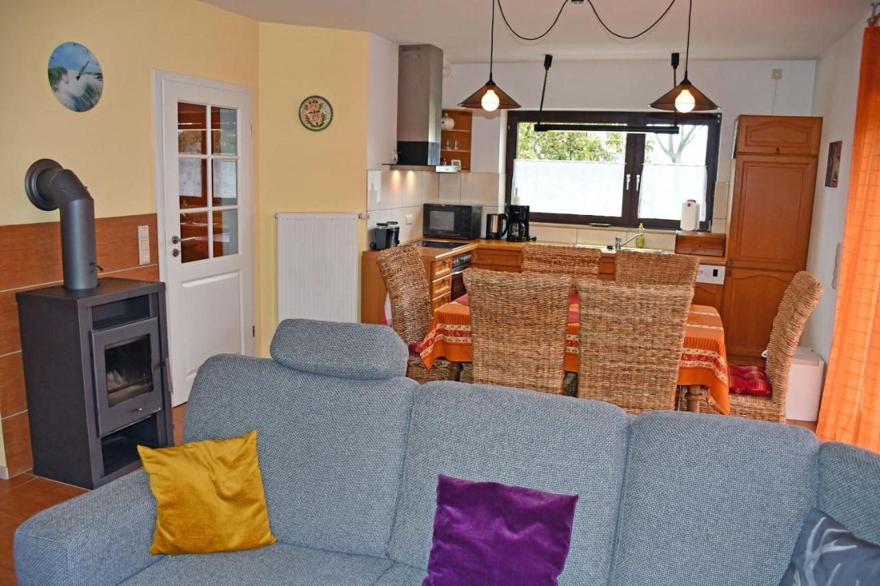 Schoenes Ferienhaus Mit Kamin Und Sauna Im Ostseebad Sellin Exterior foto