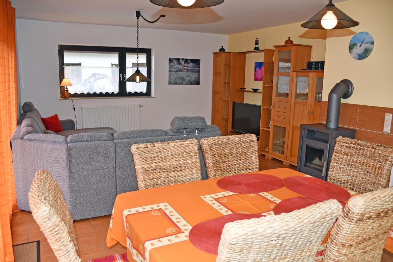 Schoenes Ferienhaus Mit Kamin Und Sauna Im Ostseebad Sellin Exterior foto